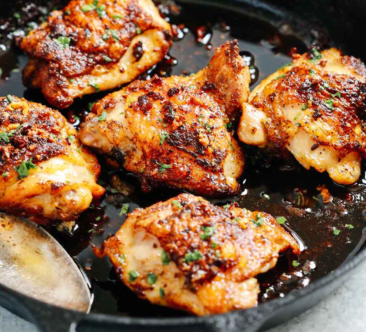 Garlic-Butter-Chicken-Thighs-Primavera-Kitchen-1